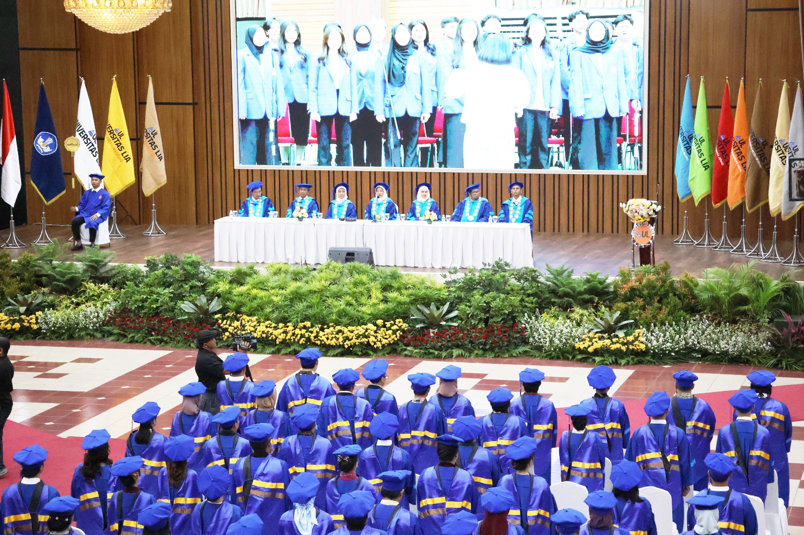 Wisuda II Universitas LIA: Mencetak Lulusan Siap Bersaing dan Berinovasi di Dunia Kerja